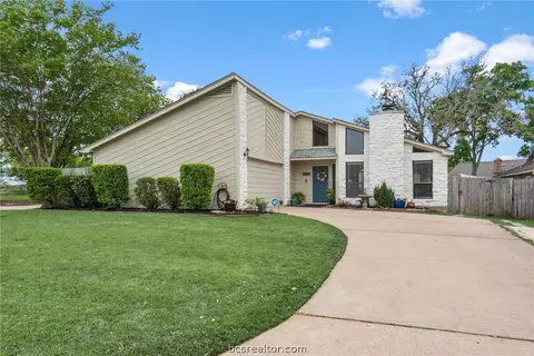 8710 Greenleaf Dr, College Station, TX 77845