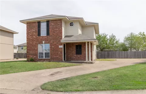 504 Thornton Ct, College Station, TX 77840
