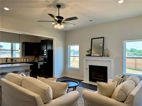 3035 Teller Dr, Bryan, TX 77808 photo 2