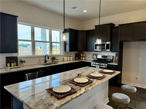 3035 Teller Dr, Bryan, TX 77808 photo 5