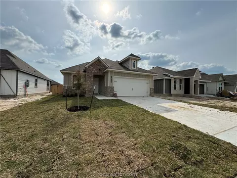 Exterior - 1925 Chief St, Bryan, TX 77807 photo 3 of 11