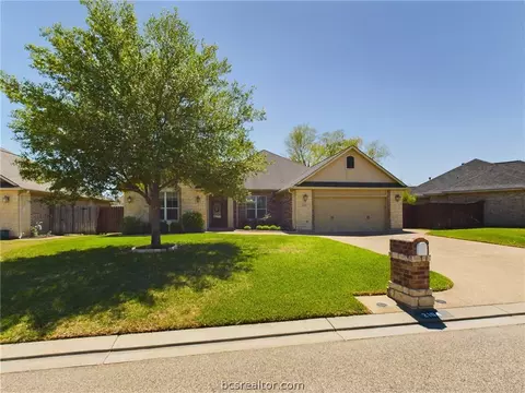 2104 Blackjack Dr, College Station, TX 77845