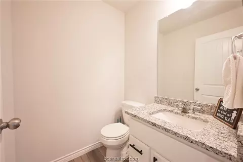 Bath - 1975 Cartwright St, Bryan, TX 77807 photo 4 of 4