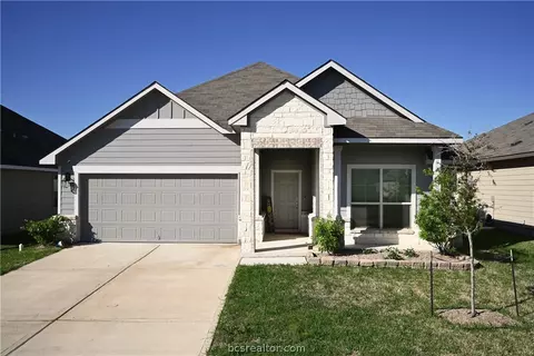Exterior - 1975 Cartwright St, Bryan, TX 77807 photo 4 of 4