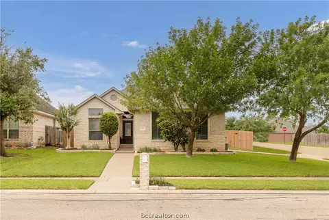 2216 Carlisle Ct, College Station, TX 77845