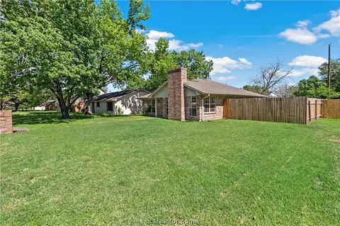 1608 Luza St, Bryan, TX 77802 photo 2