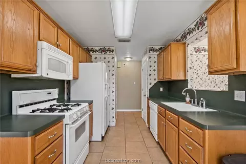 1608 Luza St, Bryan, TX 77802 photo 11