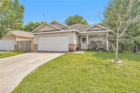 615 Roosevelt, Navasota, TX 77868