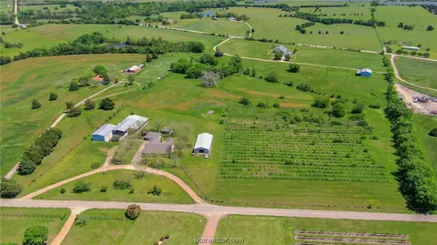 4232 Clover Rd, Brenham, TX 77833