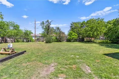 704 Boulevard St, Bryan, TX 77803 photo 4