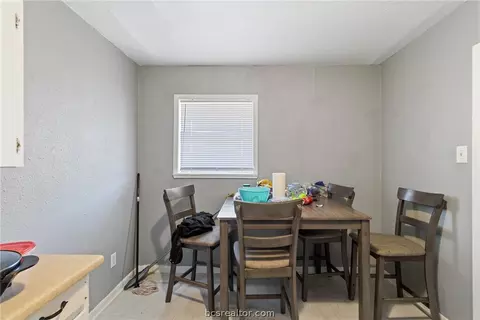 704 Boulevard St, Bryan, TX 77803 photo 8