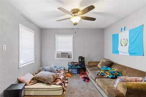 704 Boulevard St, Bryan, TX 77803 photo 6
