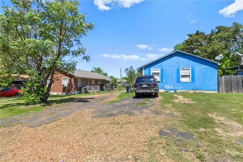 704 Boulevard St, Bryan, TX 77803 photo 2