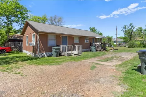 706 Boulevard St, Bryan, TX 77803