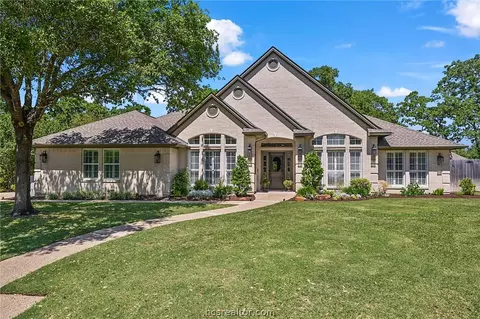 5001 Commonwealth Dr, College Station, TX 77845