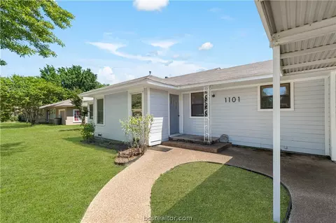 1101 Edgewood Dr, Bryan, TX 77802