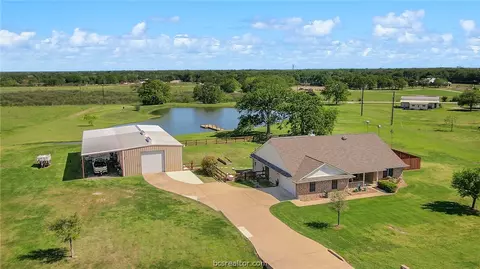 6152 Whitetail Ln, Bryan, TX 77808