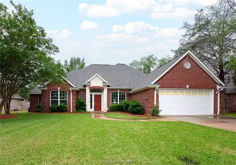3910 Park Hurst Dr, Bryan, TX 77802