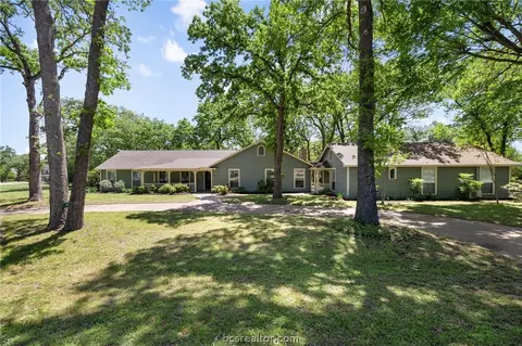 3005 Brandenburg Ln, Brenham, TX 77833