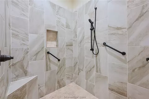Bath - 4305 Willowick Dr, Bryan, TX 77802 photo 3 of 4