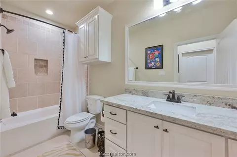 Bath - 4305 Willowick Dr, Bryan, TX 77802 photo 4 of 4