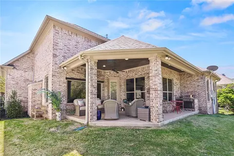 Exterior - 4305 Willowick Dr, Bryan, TX 77802 photo 4 of 5