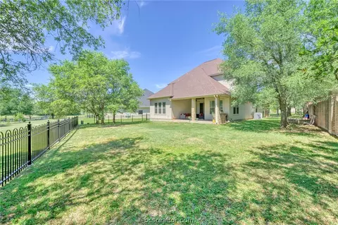 Exterior - 4300 Willowick Dr, Bryan, TX 77802 photo 5 of 6