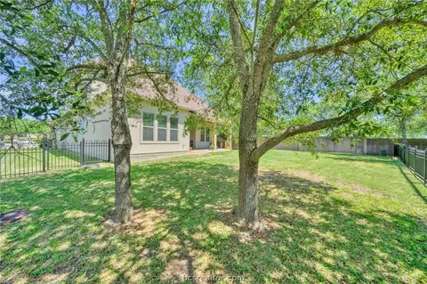 Exterior - 4300 Willowick Dr, Bryan, TX 77802 photo 6 of 6