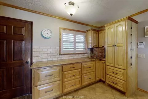 Kitchen - 12303 Sandy Point Rd, Bryan, TX 77807 photo 5 of 6