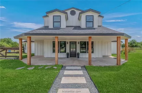 7115 Honeysuckle Ln, Bryan, TX 77808