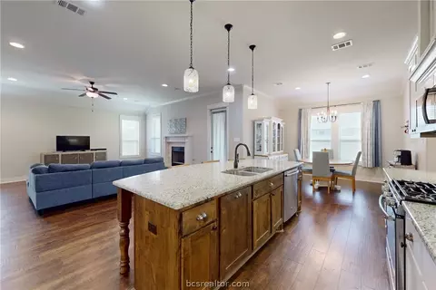 Kitchen - 3007 Embers Loop, Bryan, TX 77808 photo 4 of 5