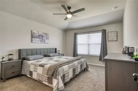2036 Chief St, Bryan, TX 77807 photo 9