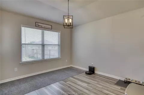 2036 Chief St, Bryan, TX 77807 photo 4