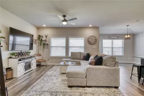 2036 Chief St, Bryan, TX 77807 photo 3
