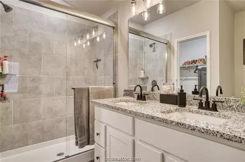 2036 Chief St, Bryan, TX 77807 photo 10