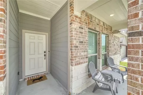 2036 Chief St, Bryan, TX 77807 photo 2