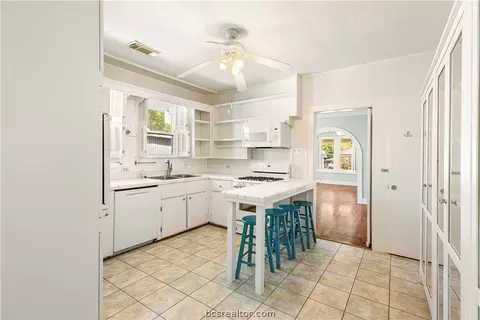 Kitchen - 1111 E 25th St, Bryan, TX 77803 photo 2 of 4