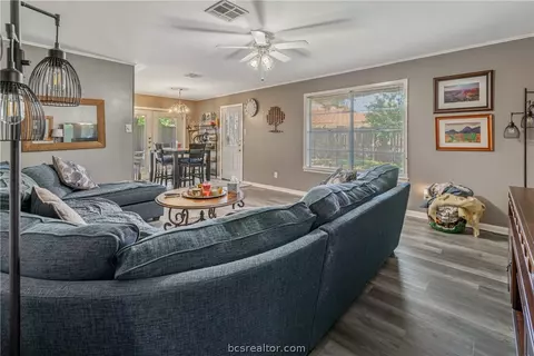 1216 Barak Cir, Bryan, TX 77802 photo 6