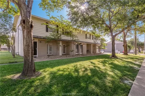 1406 Summit Street C, College Station, TX 77845