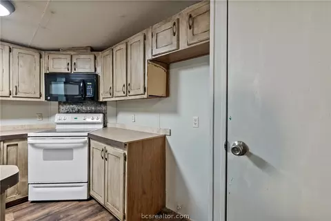 6241 Fourwinds Dr, Bryan, TX 77808 photo 15