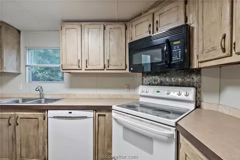6241 Fourwinds Dr, Bryan, TX 77808 photo 17