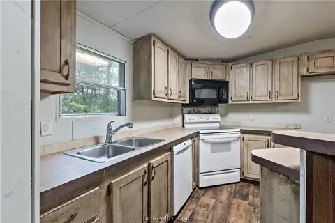 6241 Fourwinds Dr, Bryan, TX 77808 photo 13
