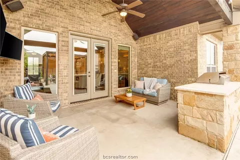Exterior - 3328 Covington Ct, Bryan, TX 77808 photo 5 of 11