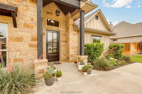 Exterior - 3328 Covington Ct, Bryan, TX 77808 photo 4 of 11