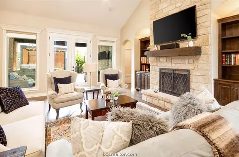 Living - 3328 Covington Ct, Bryan, TX 77808 photo 3 of 5