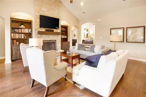 Living - 3328 Covington Ct, Bryan, TX 77808 photo 4 of 5
