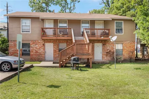 704 Navidad St, Bryan, TX 77801