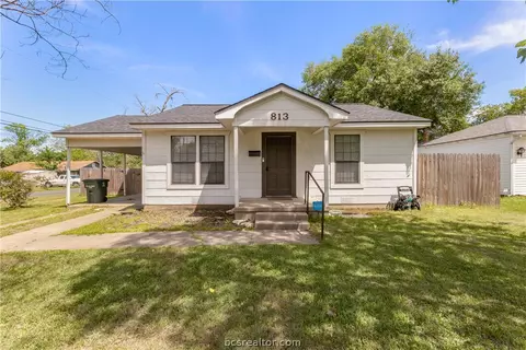 813 Mcashan St, Bryan, TX 77803