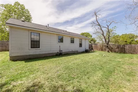 813 Mcashan St, Bryan, TX 77803 photo 10