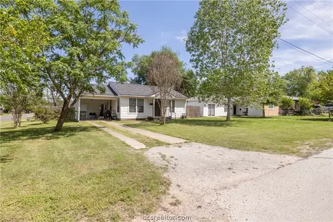 813 Mcashan St, Bryan, TX 77803 photo 2